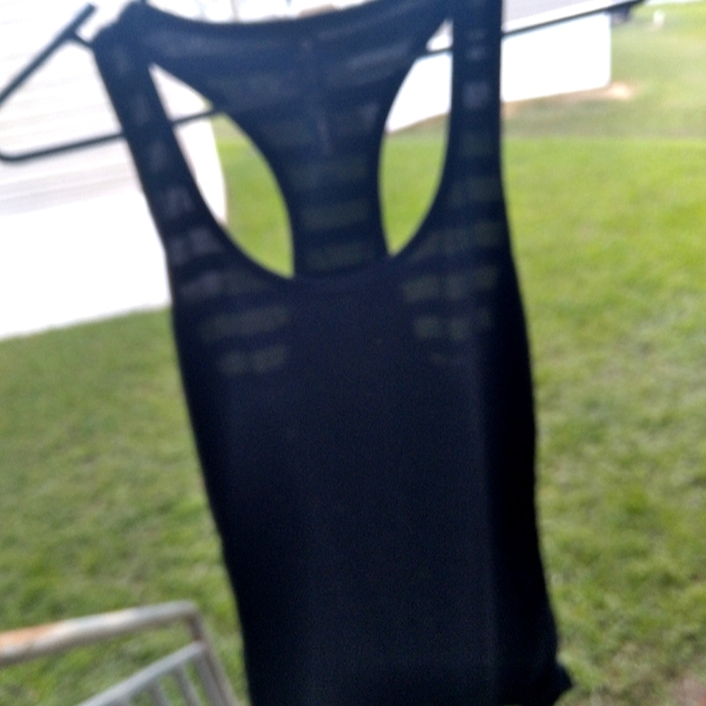 Women's workout top - Picture 4 of 5